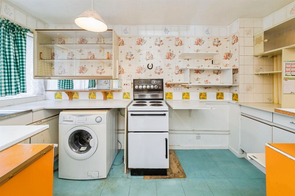 Property photo 2 of 13