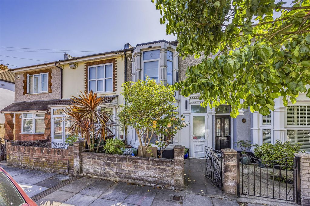 Property photo 1 of 19 22 Battenburg Avenue, Portsmouth-Porticomarketing-