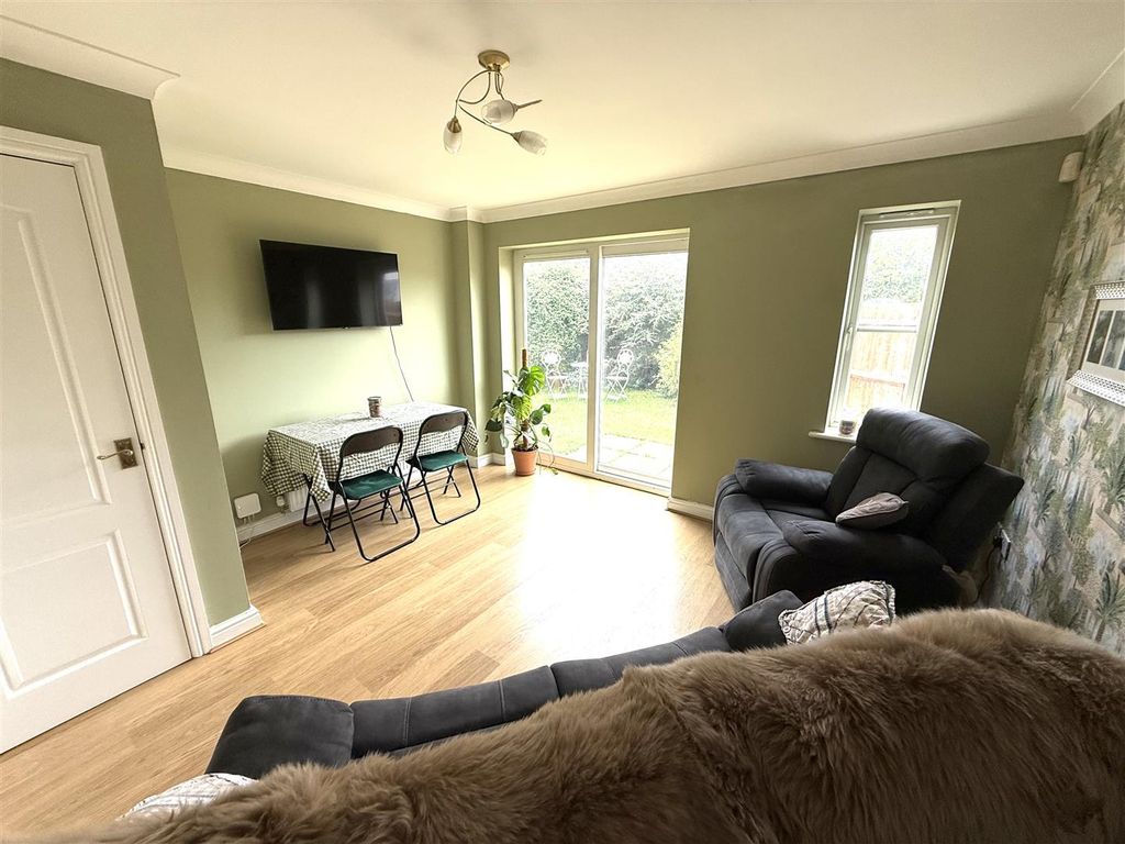 Property photo 2 of 17 Ireton 14.Jpg
