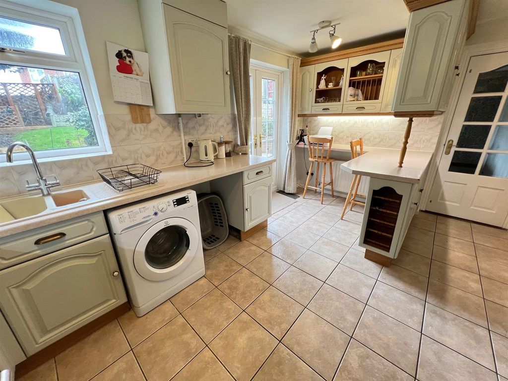 Property photo 3 of 23