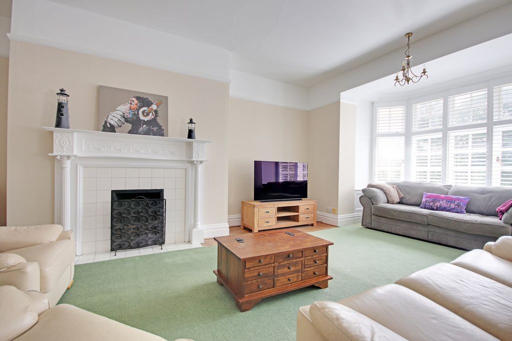 Property photo 3 of 19