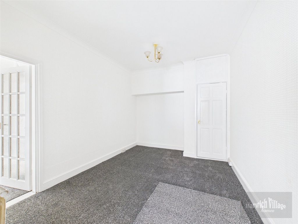 Property photo 3 of 18 Picture 3