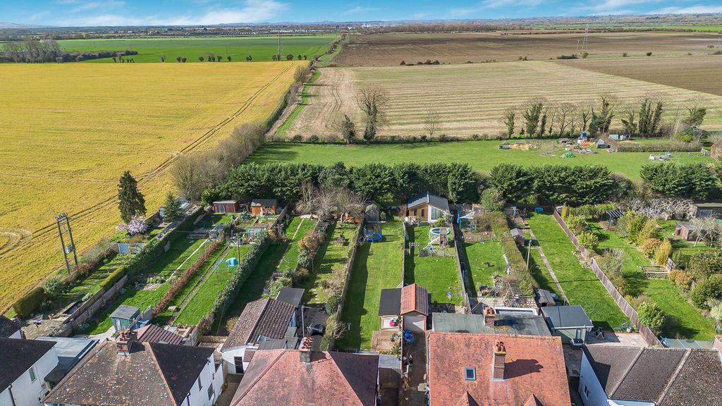 Property photo 3 of 32