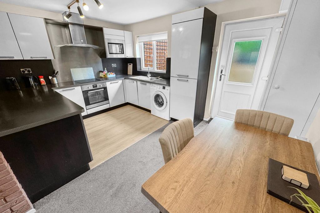 Property photo 3 of 16 3.Jpg