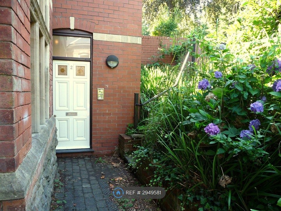 Property photo 2 of 18