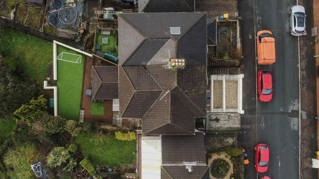 Property photo 1 of 36