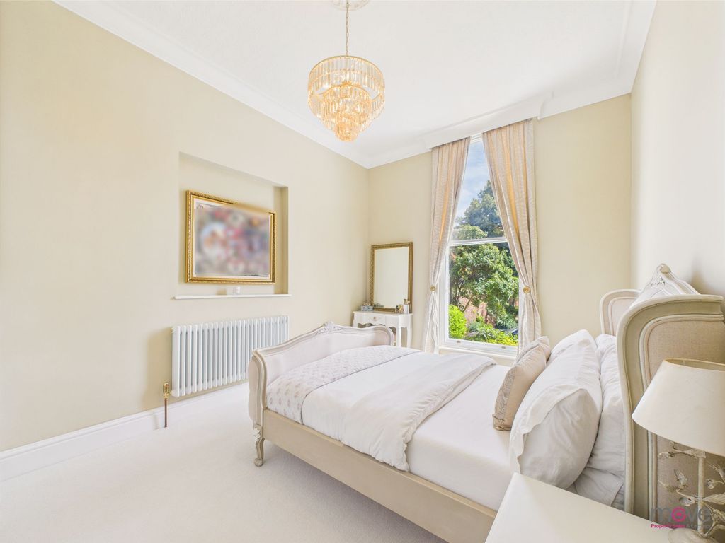 Property photo 3 of 24