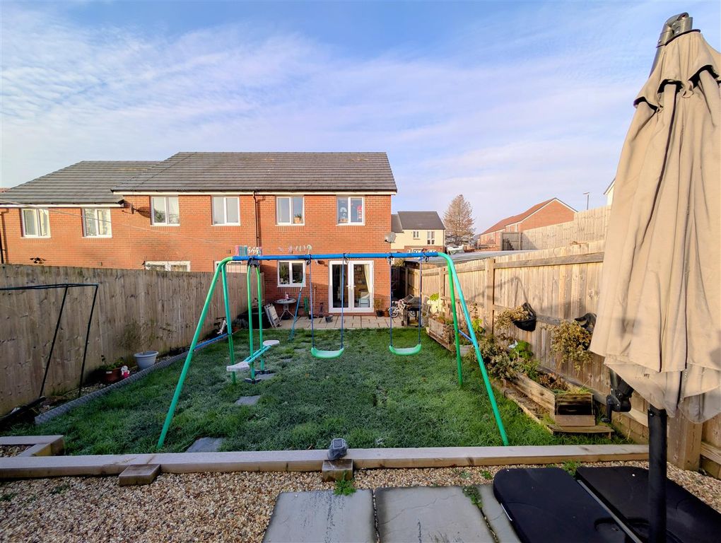 Property photo 3 of 12