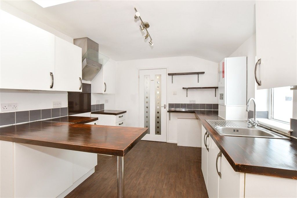 Property photo 2 of 11 Kitchen/ Living Room
