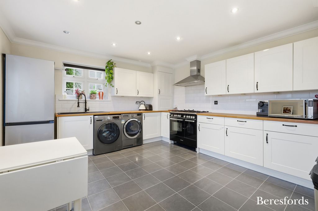 Property photo 2 of 18 Picture No. 21