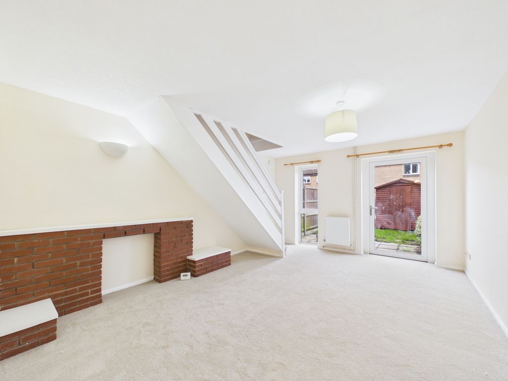 Property photo 2 of 7 Lounge