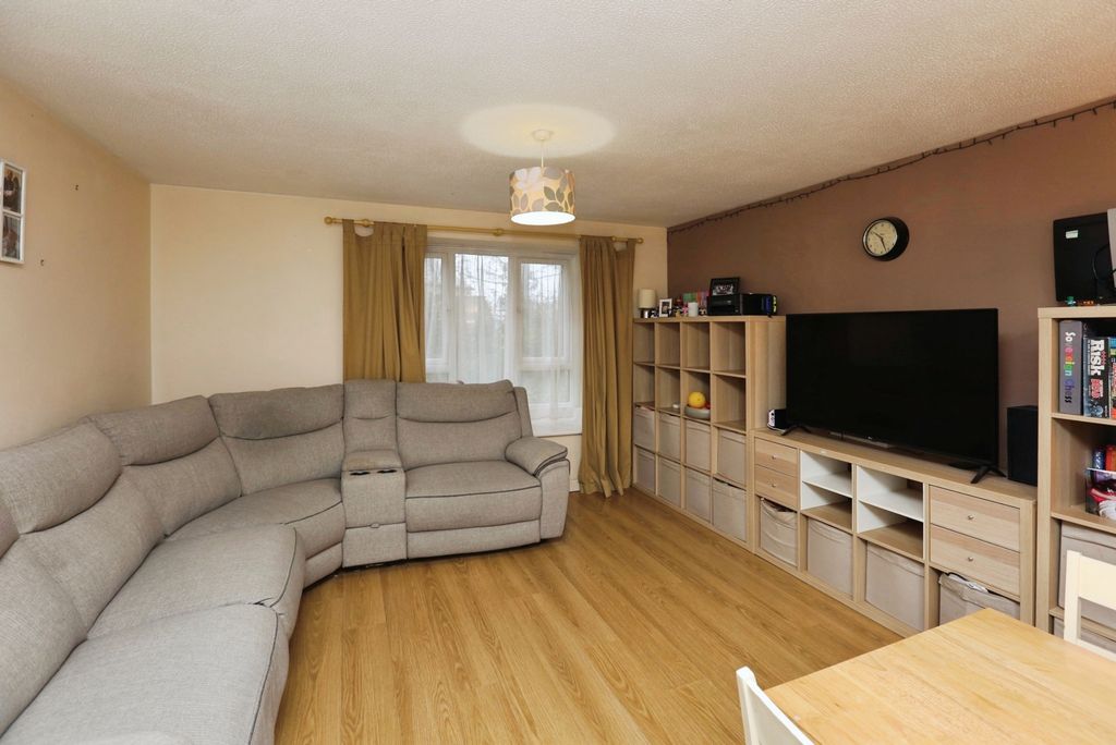 Property photo 3 of 17 Photo