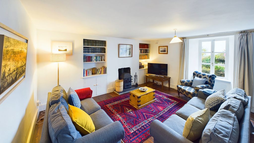 Property photo 2 of 12 Gallery
