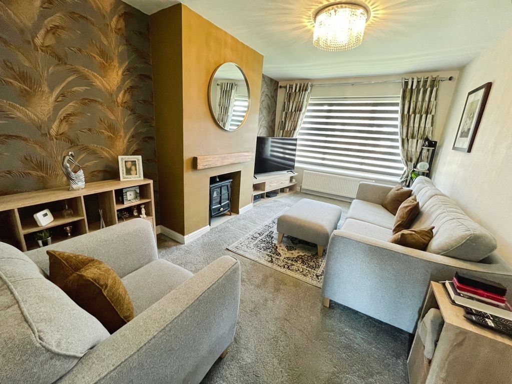 Property photo 2 of 16 Lounge