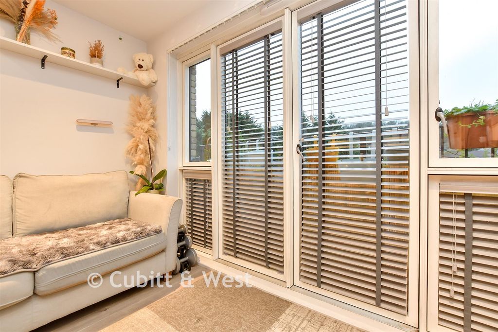 Property photo 3 of 12 Internal Lifestyle Photograph