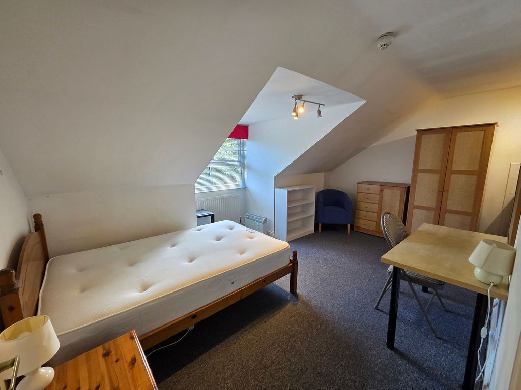 Property photo 1 of 3