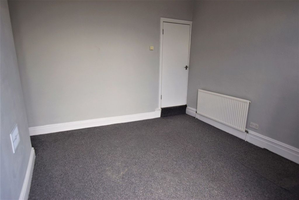 Property photo 3 of 14 Lounge