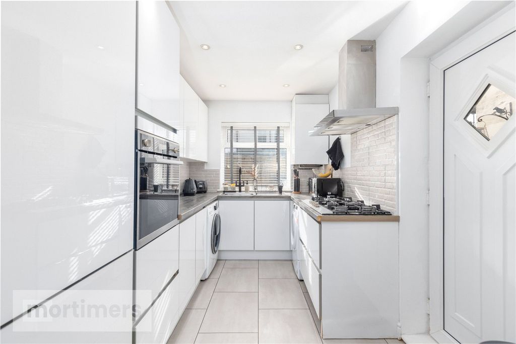 Property photo 3 of 24 Kitchen