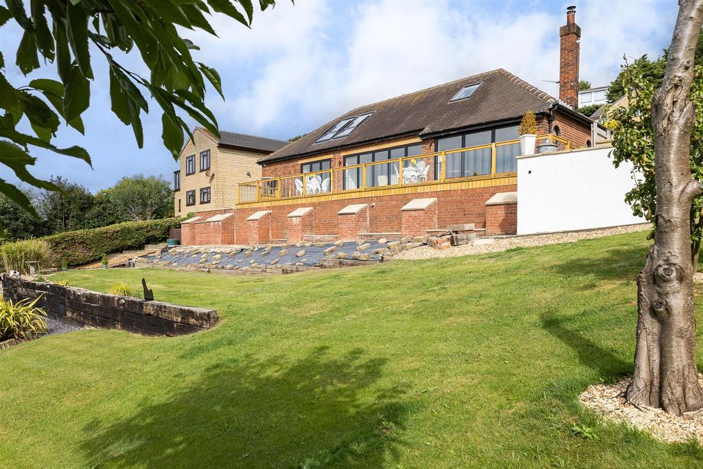 Property photo 1 of 35