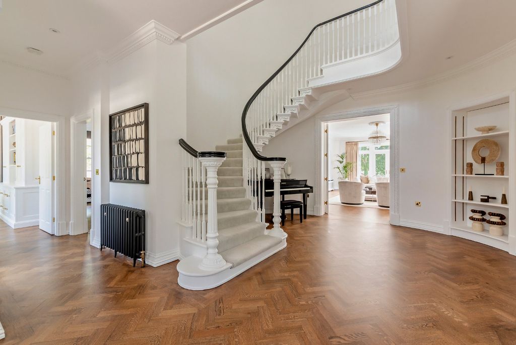 Additional image 8 of 6 bed detached house for saleFlowers Hill, Pangbourne, Berkshire RG8