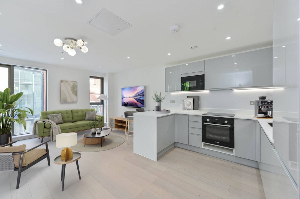 Property photo 2 of 8