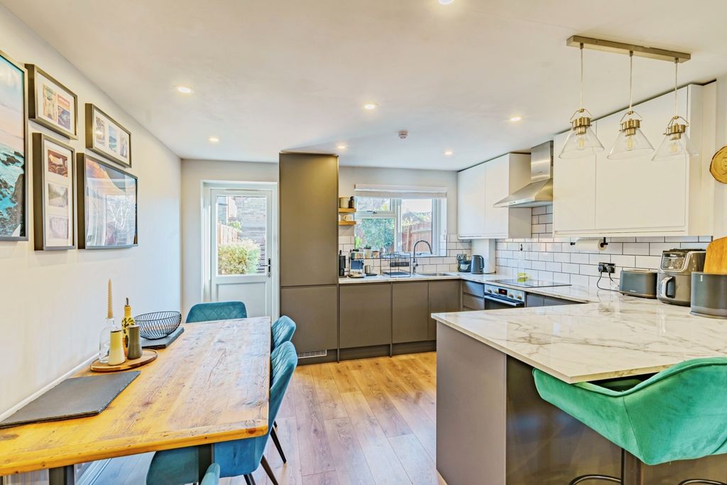 Property photo 1 of 17 Pbox-Img.Jpg