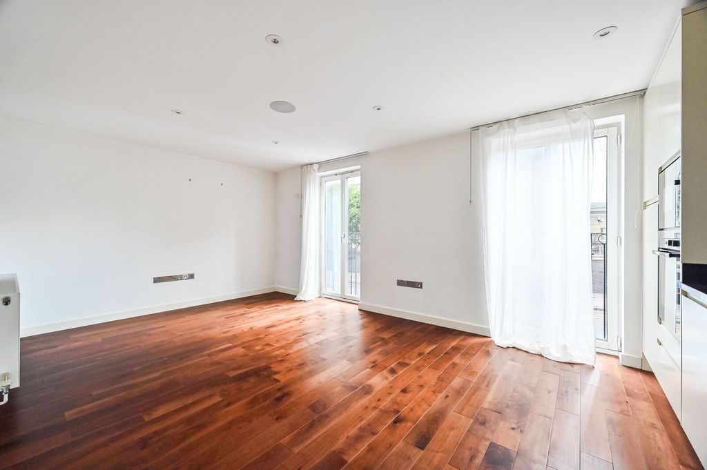 Property photo 3 of 7