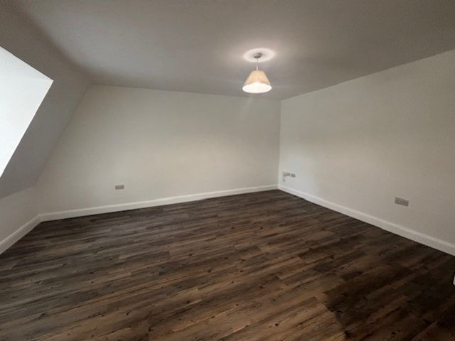 Property photo 1 of 8 Flat 5 Living Room 1
