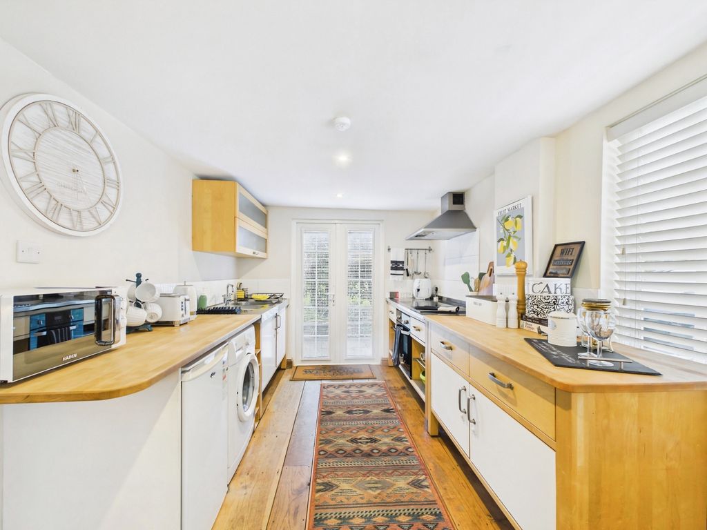 Property photo 2 of 11 1Eae7770-Cam04018G0-Pr0680-Still005