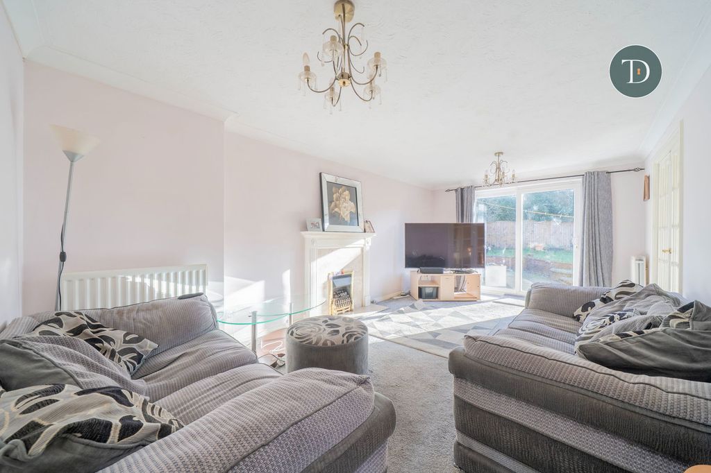 Property photo 2 of 25