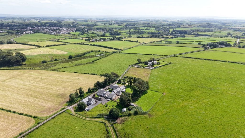 Property photo 1 of 28 Picture No. 35