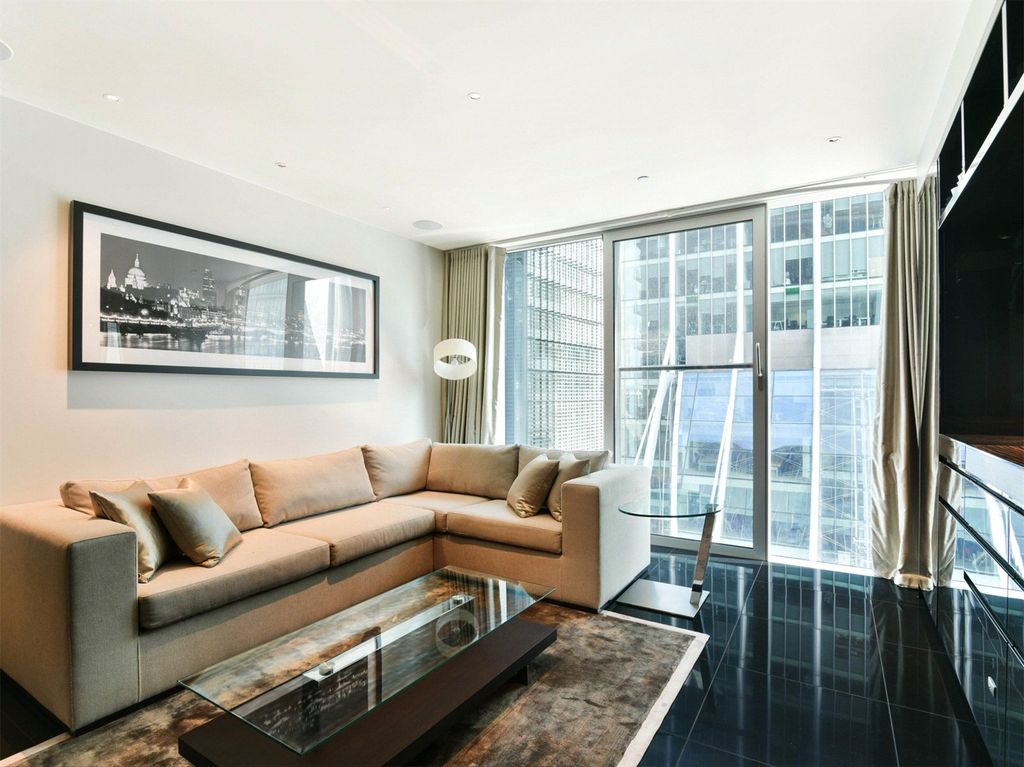 Property photo 3 of 15 City Of London,Heron