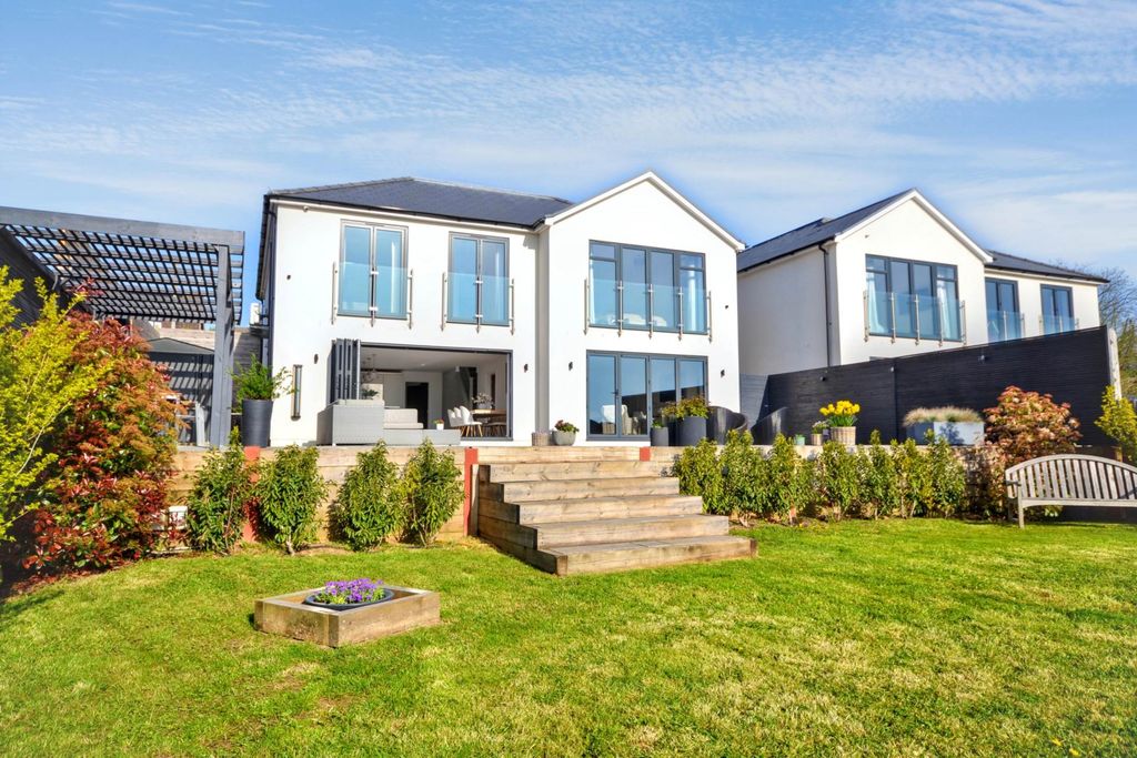 Property photo 1 of 34