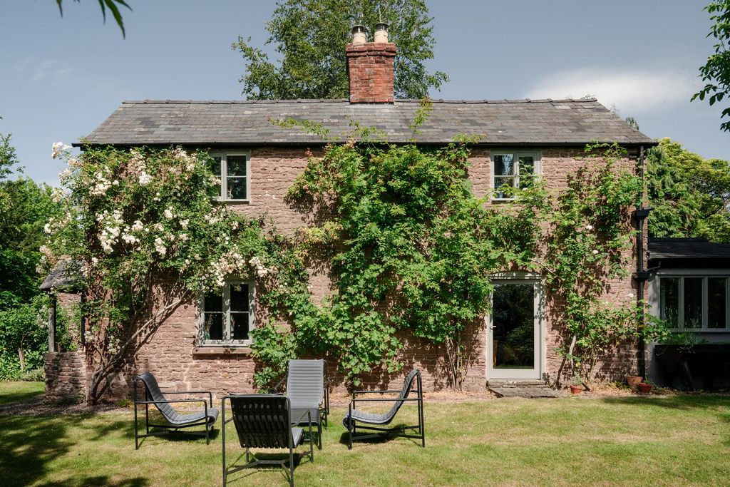 Property photo 1 of 36