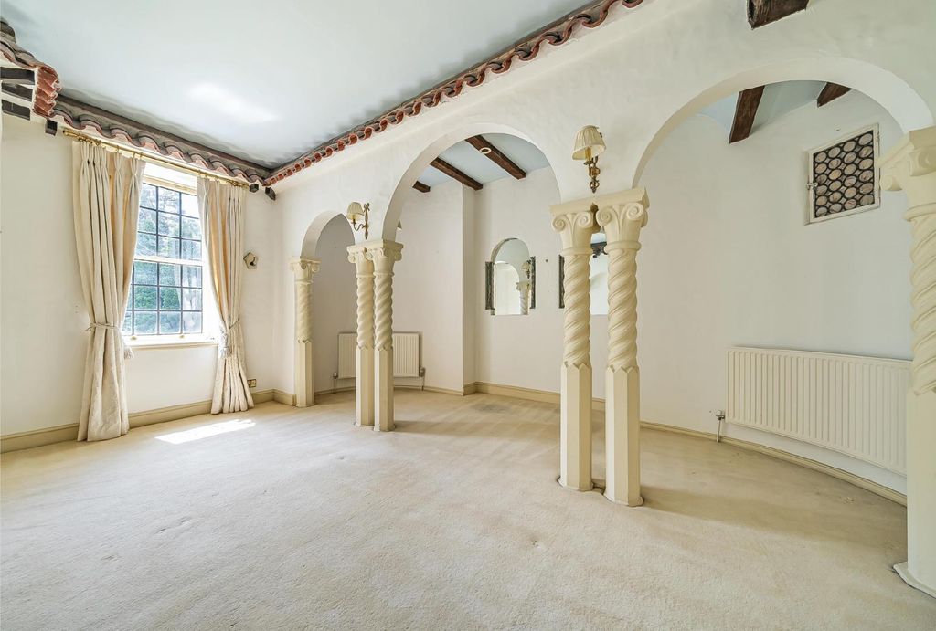 Property photo 3 of 14