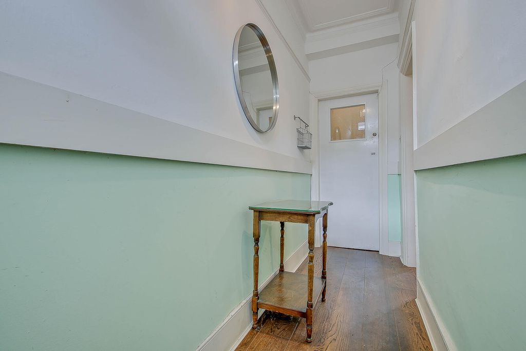 Property photo 2 of 23 Hallway