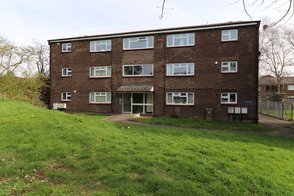 Property photo 1 of 8 Ext (E)