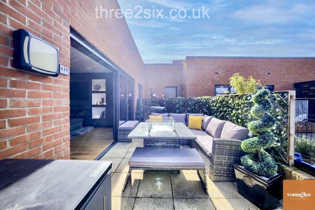 Property photo 2 of 16 Private Terrace