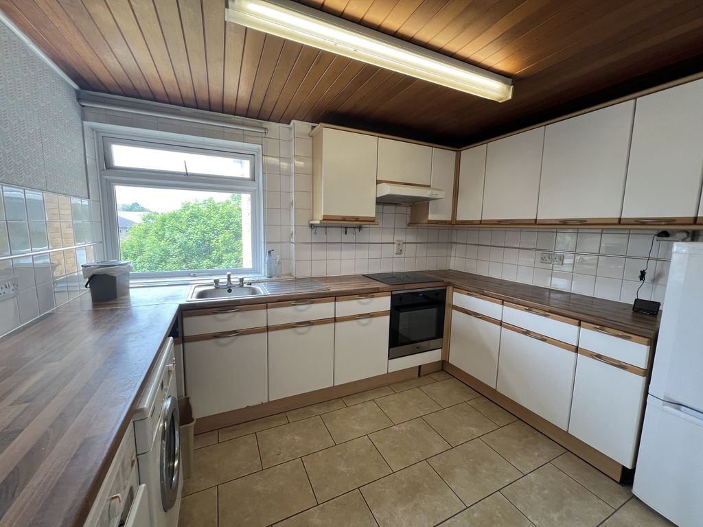 Property photo 2 of 12 Img_8572