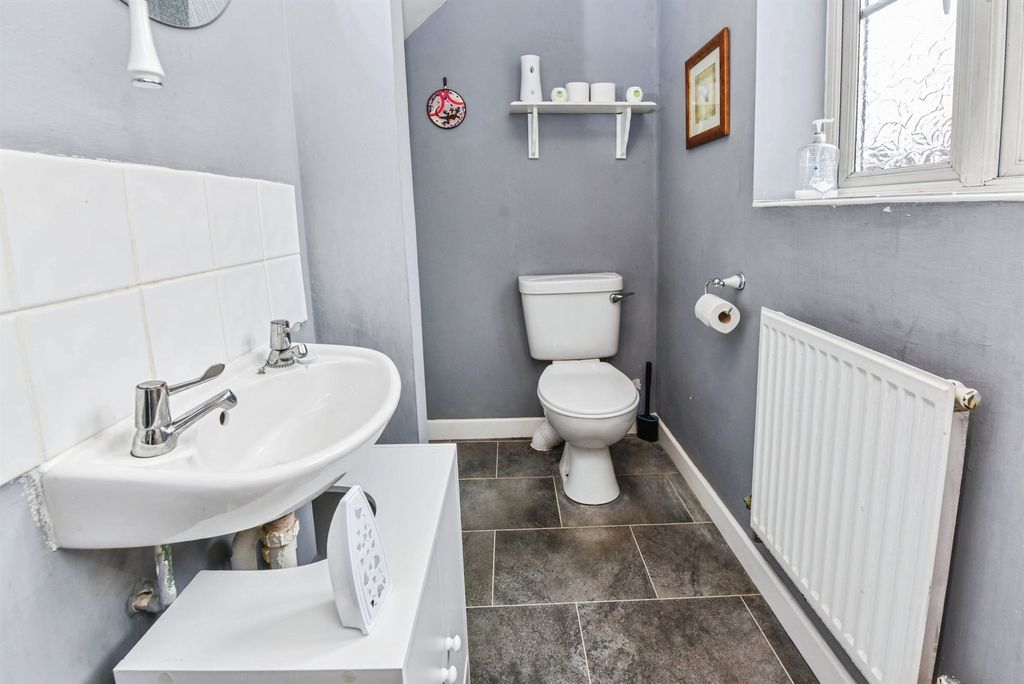 Property photo 3 of 16