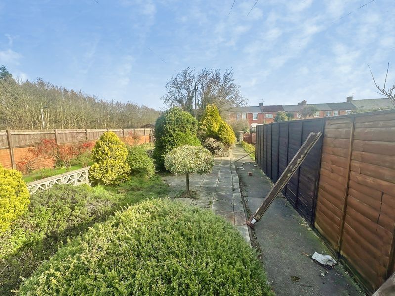 Property photo 1 of 11 Photo 6