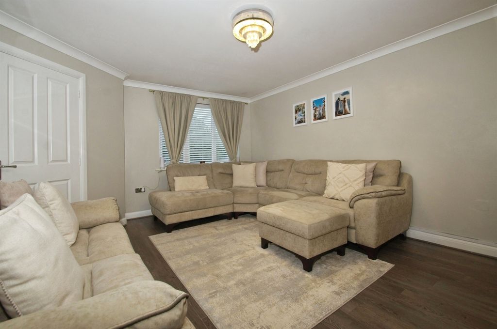 Property photo 2 of 22