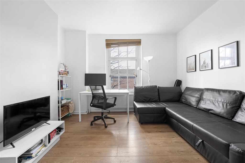 Property photo 2 of 17 Reception