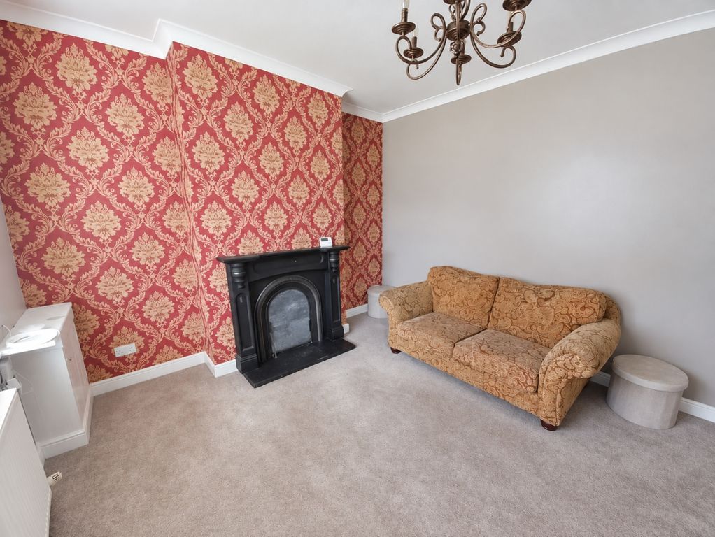 Property photo 2 of 11 Lounge