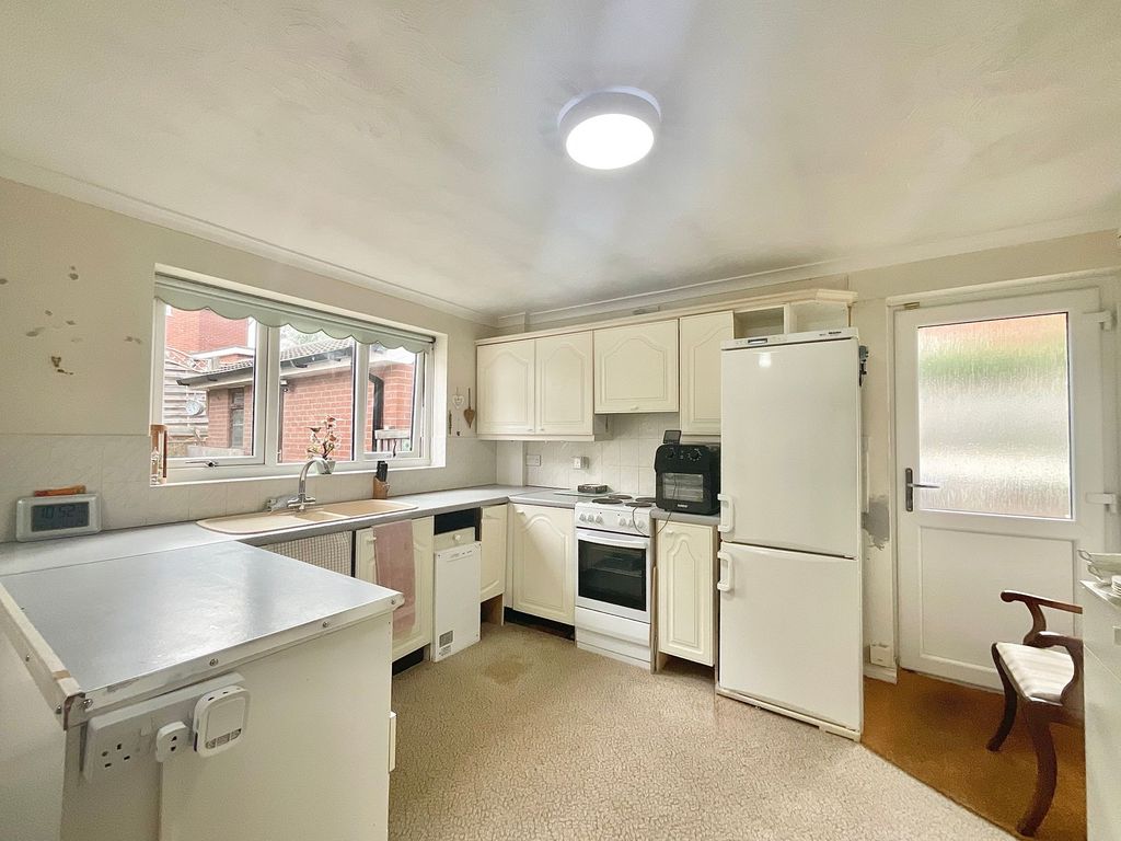 Property photo 2 of 13