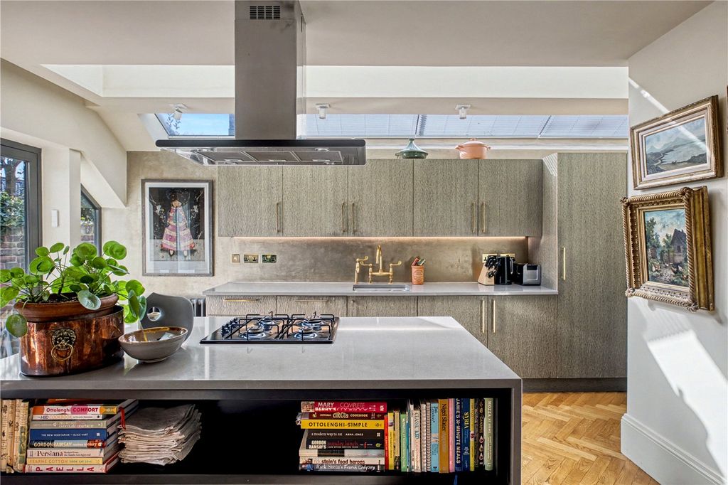 Property photo 2 of 16 Picture No. 10