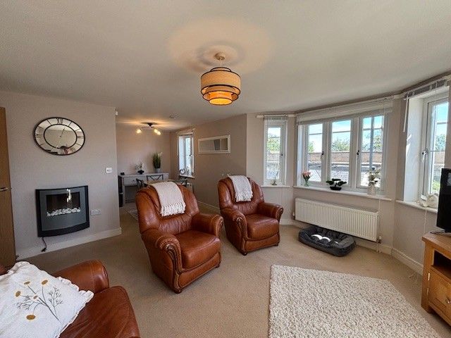 Property photo 3 of 11