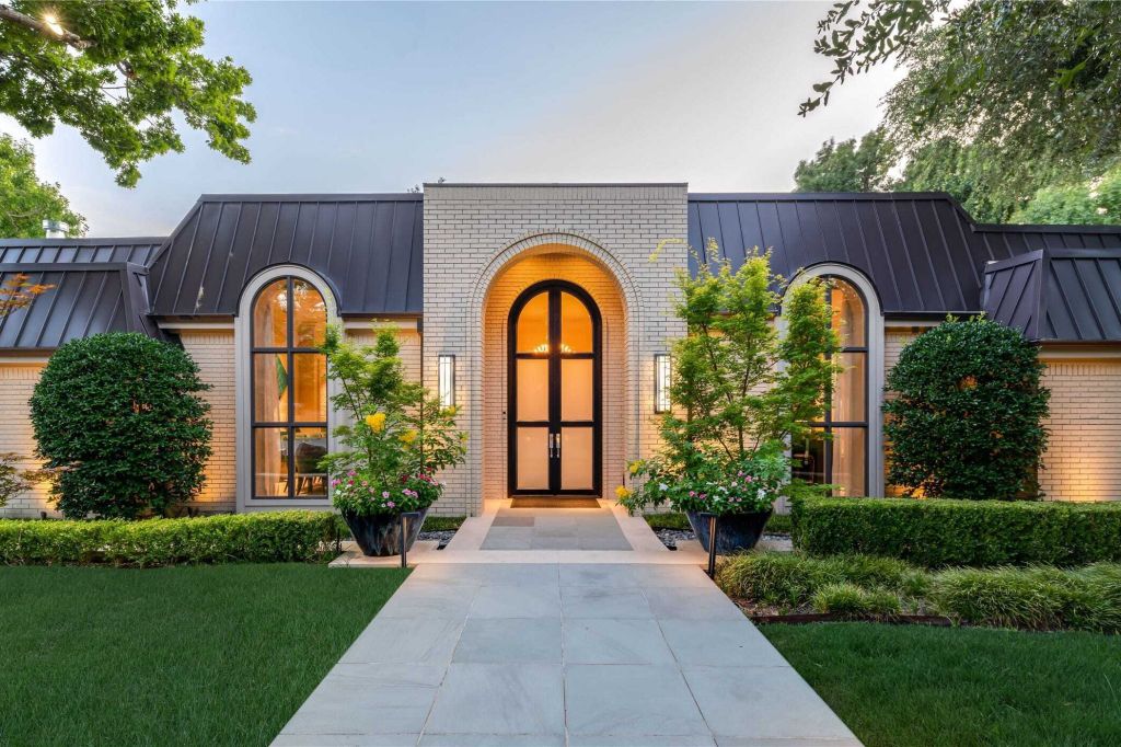 Property photo 1 of 31