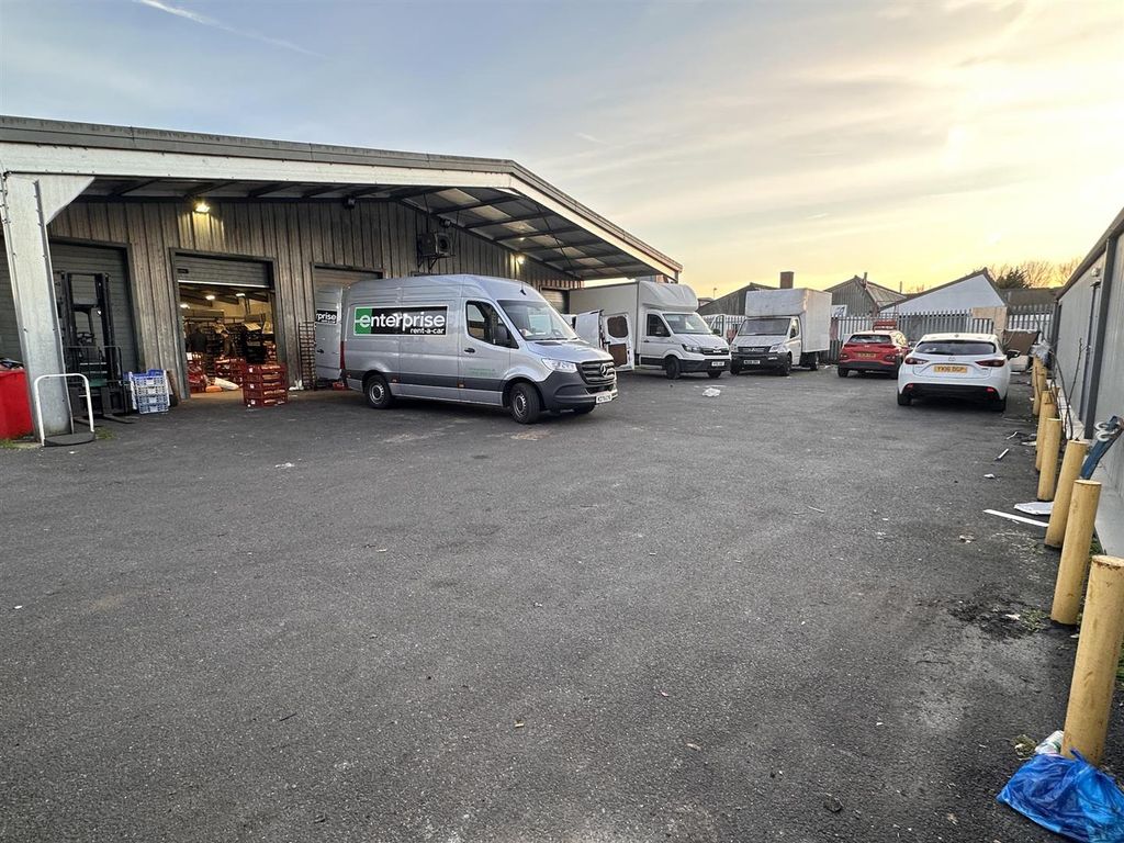 Property photo 3 of 8 Img_4996-2016x1512.Jpg