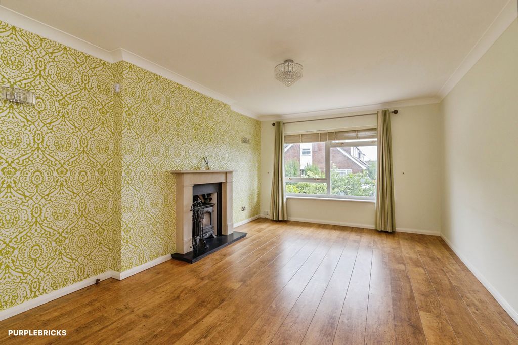 Property photo 2 of 26